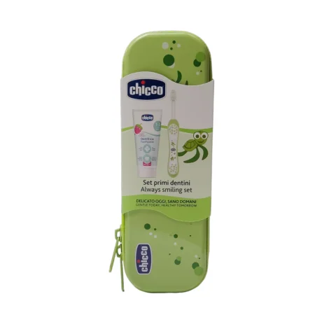 Chicco Set Primi Dentini Colore Verde 1 Dentifricio Gusto Fragola 50 ml 1 Spazzolino Colore Verde