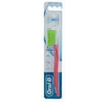 ORAL-B SPAZZOLINO CLASSIC CARE MEDIO